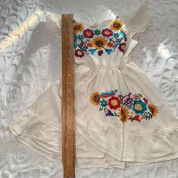 Traditional Mexican Floral Embroidered 100% Dress - Picture 3 of 6